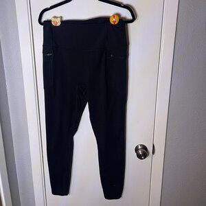 ALL IN MOTION Size XL Black Workout Leggings with Zippered Pockets